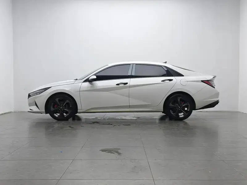 2021 Hyundai Elantra Plug-in Hybrid с пробегом 73 600 км