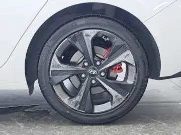 2021 Hyundai Elantra Plug-in Hybrid с пробегом 73 600 км