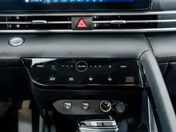2022 Hyundai Elantra Plug-in Hybrid с пробегом 56 300 км