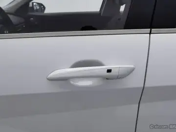 2023 Hyundai Elantra Plug-in Hybrid с пробегом 9 900 км