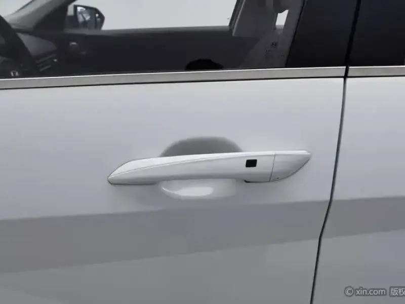 2023 Hyundai Elantra Plug-in Hybrid с пробегом 9 900 км