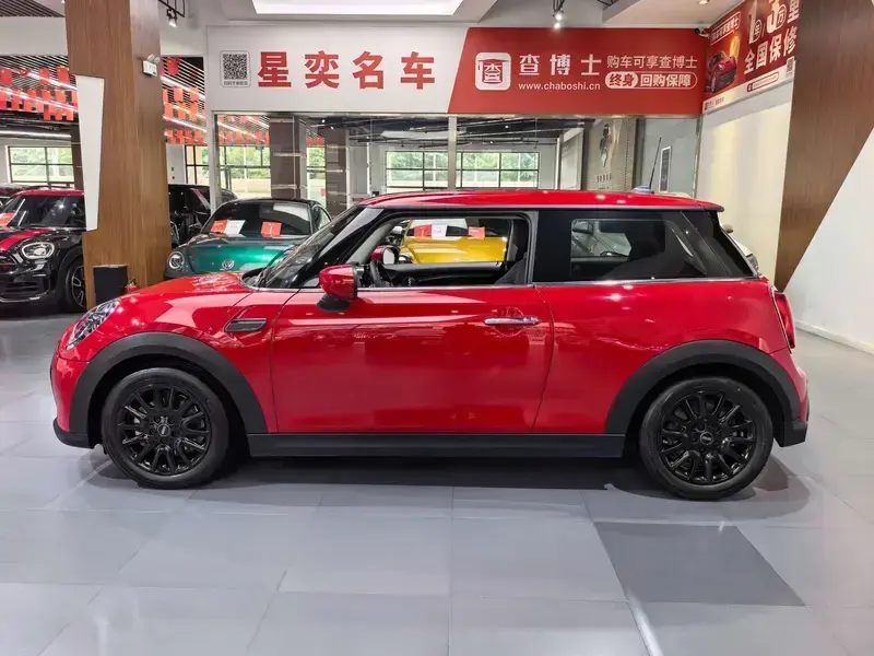 2023 Mini MINI с пробегом 36 000 км