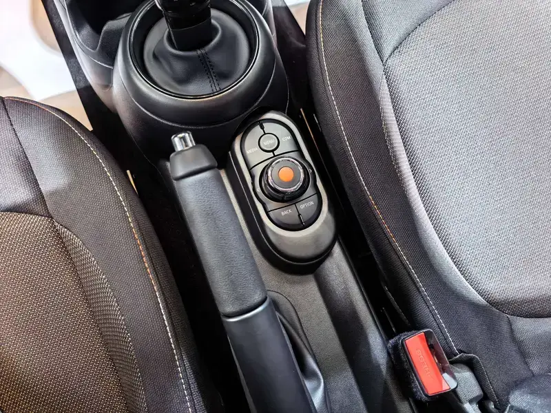 2023 Mini MINI с пробегом 36 000 км