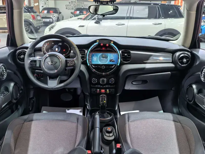 2023 Mini MINI с пробегом 36 000 км