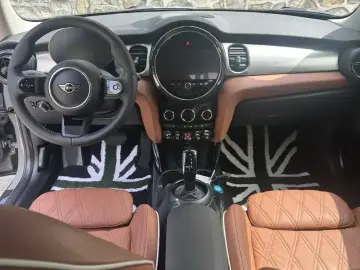 2022 Mini MINI с пробегом 50 000 км