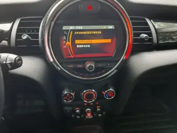 2018 Mini MINI с пробегом 82 900 км
