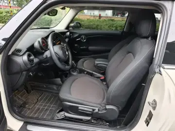 2018 Mini MINI с пробегом 82 900 км