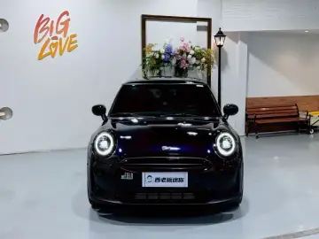 2023 Mini MINI с пробегом 11 000 км