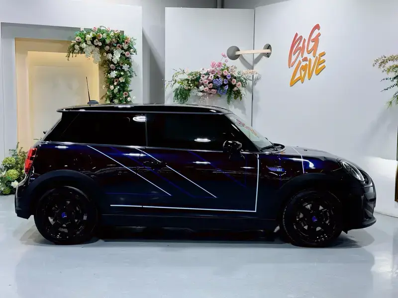 2023 Mini Electric MINI COOPER с пробегом 11 000 км