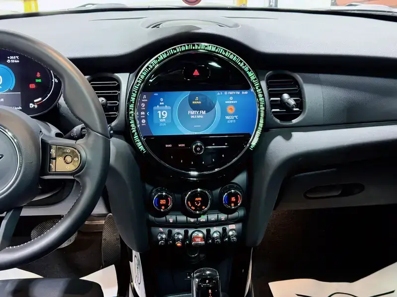 2023 Mini Electric MINI COOPER с пробегом 11 000 км