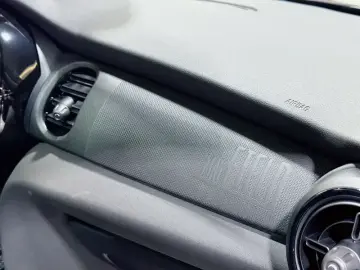 2023 Mini MINI с пробегом 11 000 км