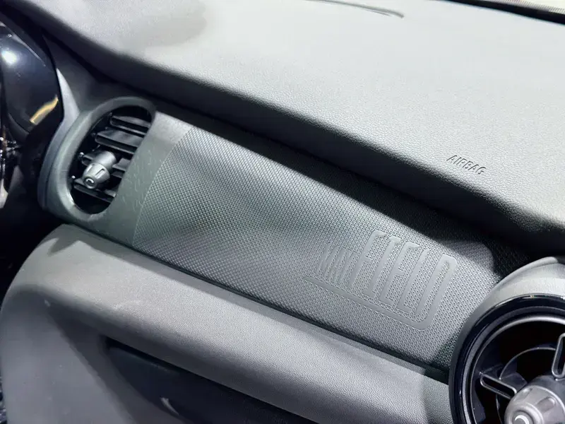2023 Mini MINI с пробегом 11 000 км
