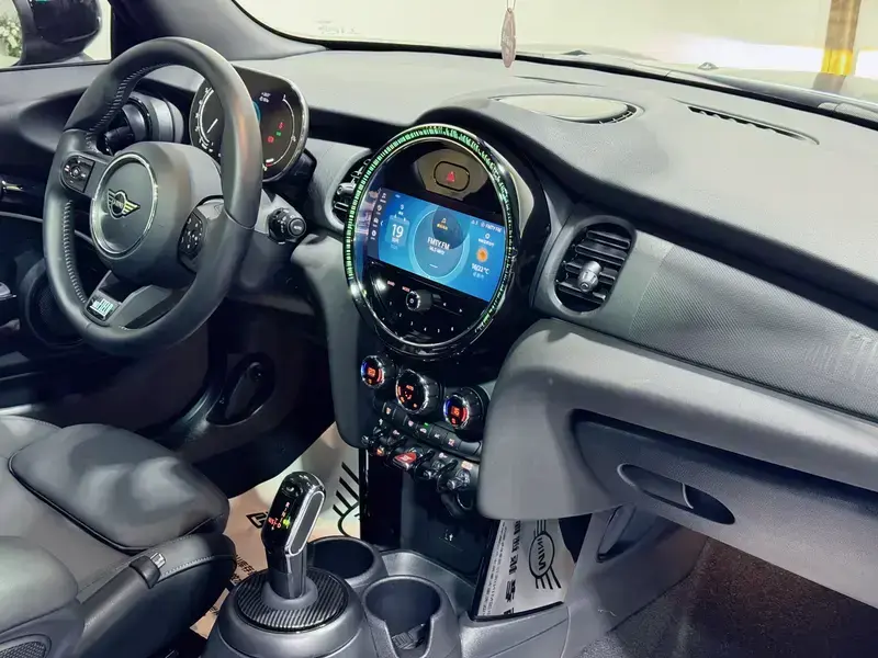 2023 Mini Electric MINI COOPER с пробегом 11 000 км