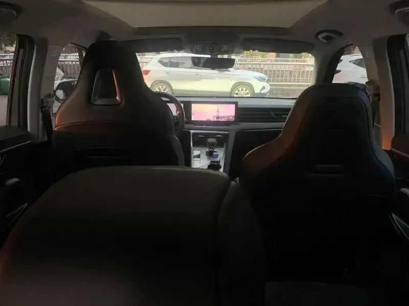 2024 Roewe D5X DMH с пробегом 21 000 км