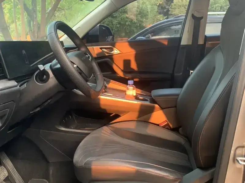 2024 Roewe D5X DMH с пробегом 21 000 км