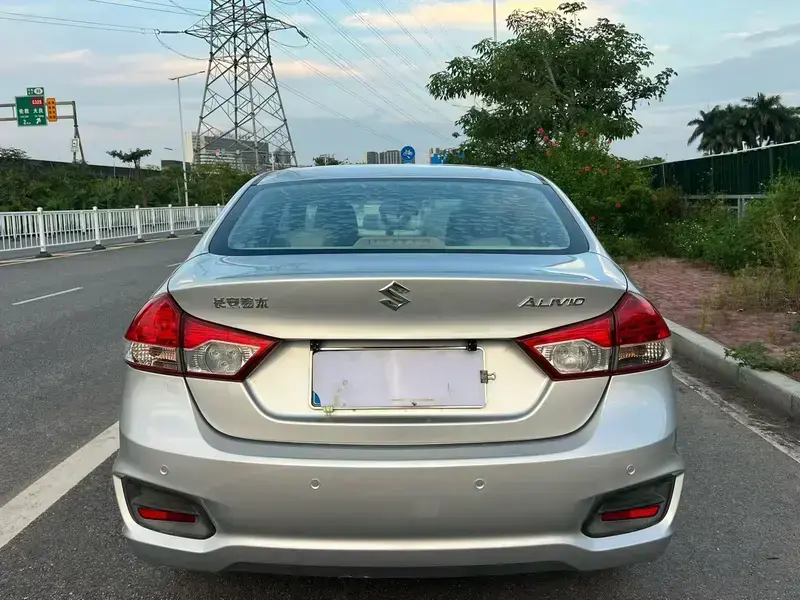 2015 Suzuki Alivio с пробегом 100 000 км