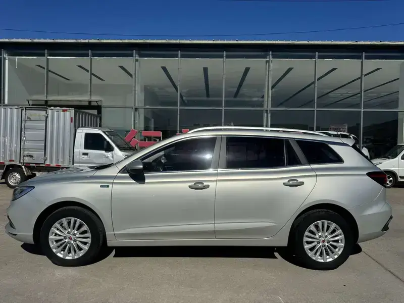 2020 Roewe Ei5 с пробегом 58 000 км