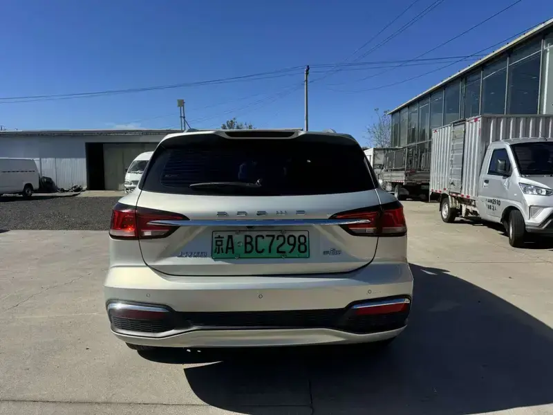 2020 Roewe Ei5 с пробегом 58 000 км