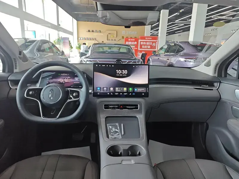 2025 Stelato SUV с пробегом 4 300 км