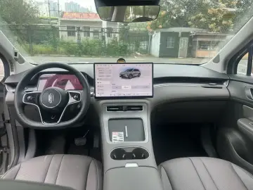 2025 Stelato SUV с пробегом 5 500 км