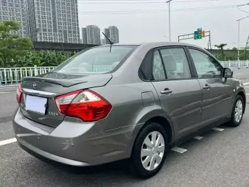 2013 Nissan D50 с пробегом 100 000 км