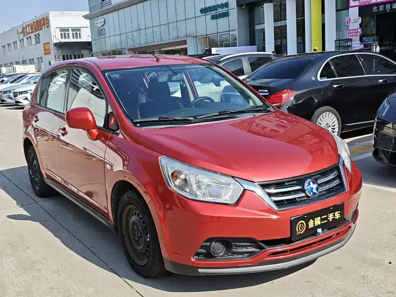 2015 Nissan R50 с пробегом 75 000 км
