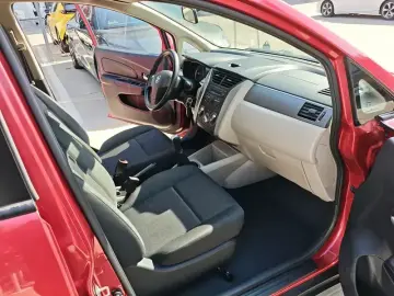 2015 Nissan R50 с пробегом 75 000 км