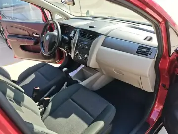 2015 Nissan R50 с пробегом 75 000 км