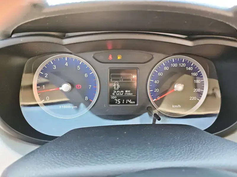 2015 Nissan R50 с пробегом 75 000 км