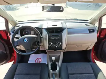 2015 Nissan R50 с пробегом 75 000 км