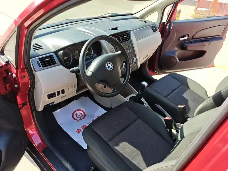 2015 Nissan R50 с пробегом 75 000 км