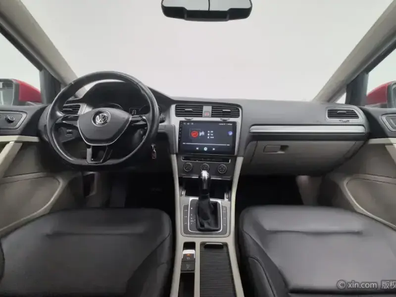 2015 Volkswagen Golf Electric с пробегом 60 100 км