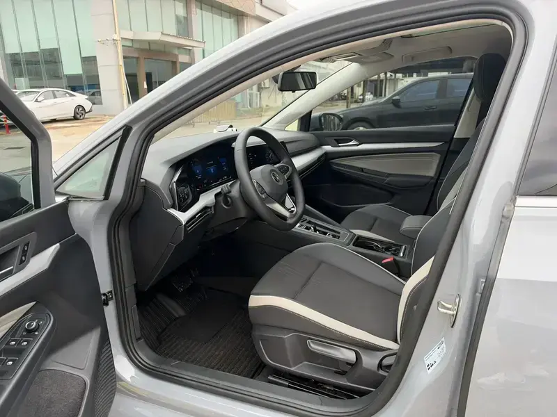 2021 Volkswagen Golf Electric с пробегом 40 000 км