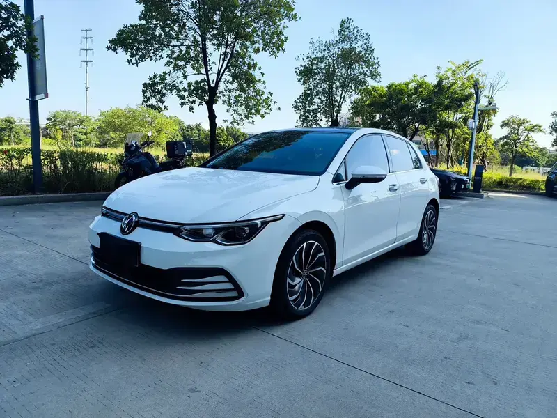2023 Volkswagen Golf Electric с пробегом 27 700 км