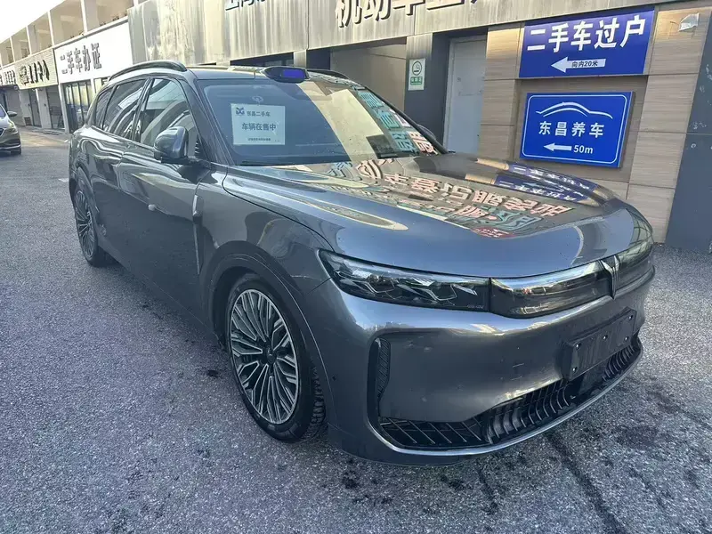 2025 Voyah FE с пробегом 18 000 км