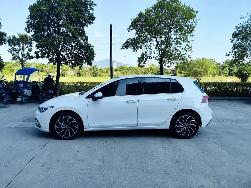 2023 Volkswagen Golf Electric с пробегом 27 700 км
