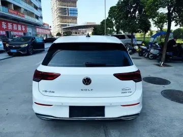 2023 Volkswagen Golf Electric с пробегом 27 700 км