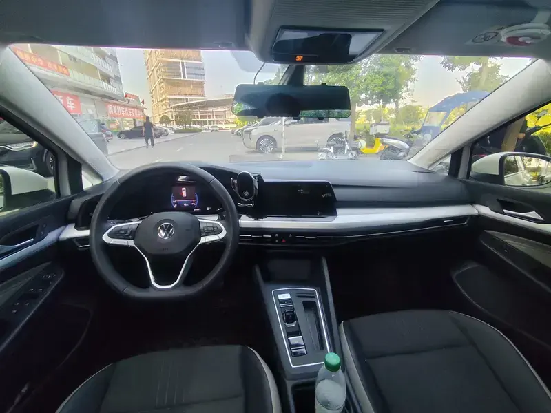 2023 Volkswagen Golf Electric с пробегом 27 700 км