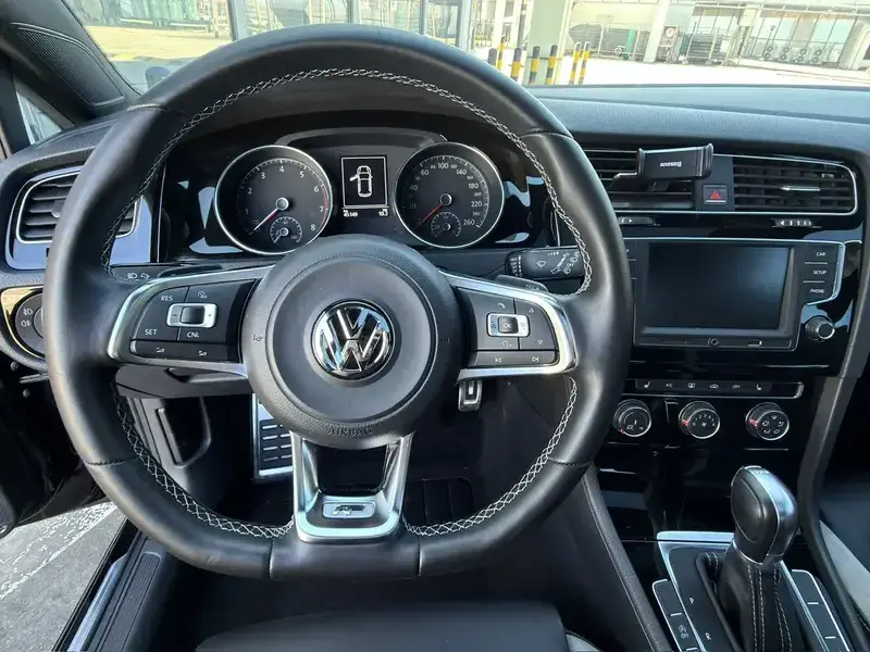 2016 Volkswagen Golf Electric с пробегом 45 000 км