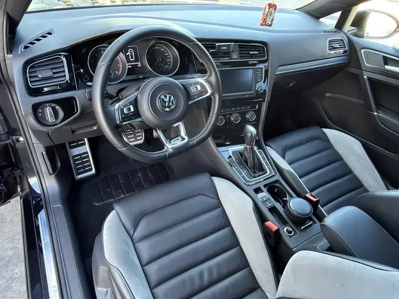 2016 Volkswagen Golf Electric с пробегом 45 000 км
