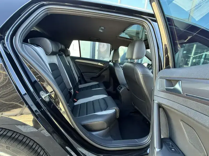 2016 Volkswagen Golf Electric с пробегом 45 000 км