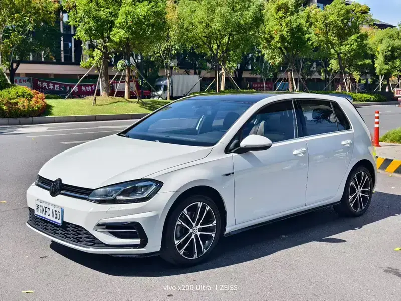 2020 Volkswagen Golf Electric с пробегом 112 000 км