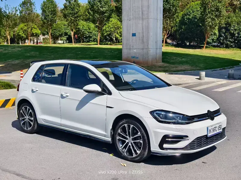 2020 Volkswagen Golf Electric с пробегом 112 000 км