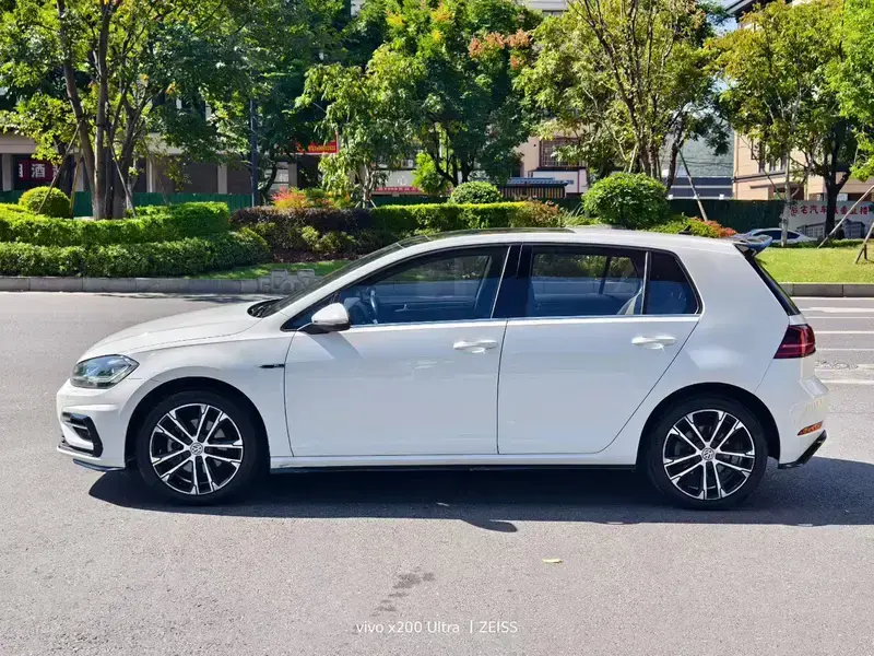 2020 Volkswagen Golf Electric с пробегом 112 000 км
