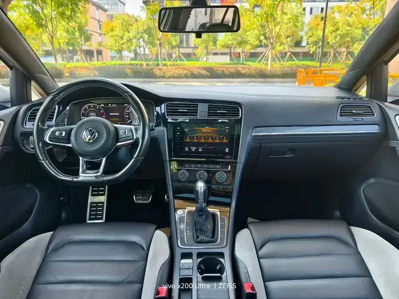 2020 Volkswagen Golf Electric с пробегом 112 000 км