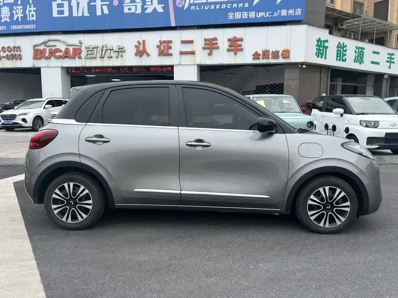 2023 Wuling Wuling Bingo с пробегом 15 000 км