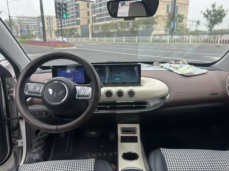 2023 Wuling Wuling Bingo с пробегом 15 000 км
