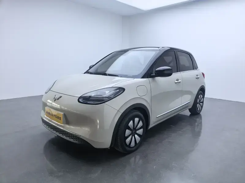 2023 Wuling Wuling Bingo с пробегом 17 800 км