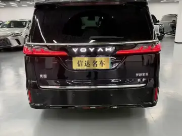 2025 Voyah Dreamer с пробегом 22 400 км