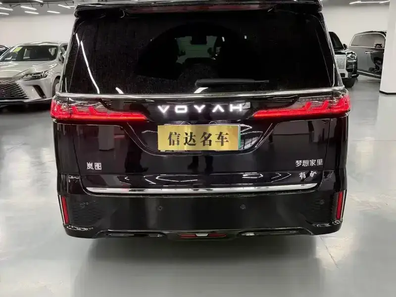 2025 Voyah Dreamer с пробегом 22 400 км